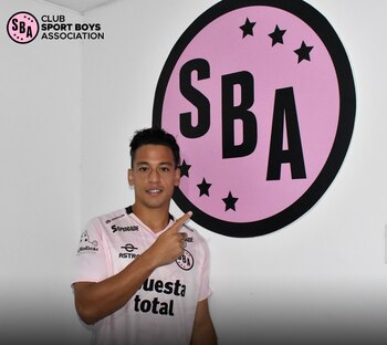 Benavente, vestido con la camiseta