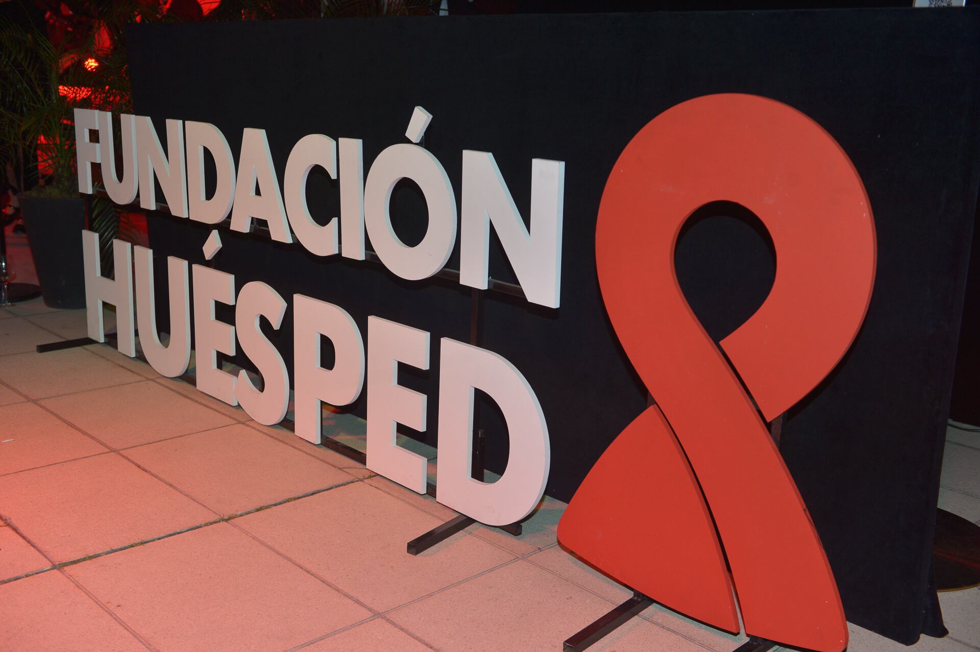 A lo largo de su historia, la Fundación Huésped ha trabajado para proporcionar servicios gratuitos y acompañar a personas afectadas por el VIH, hepatitis virales y otras enfermedades transmisibles, ampliando luego su misión a la salud sexual, reproductiva y la equidad en el sistema sanitario argentino (Jaime Olivos)