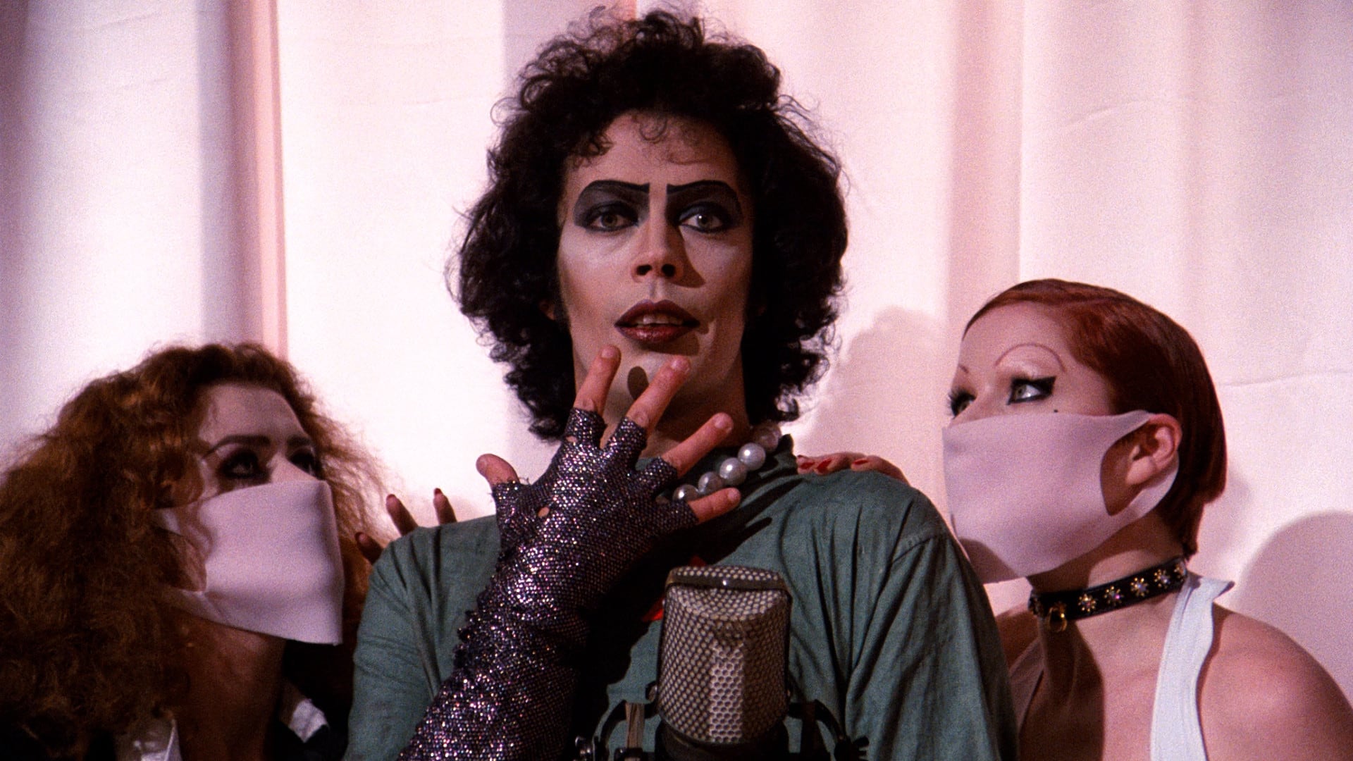 Tim Curry alcanzó fama mundial con la película musical