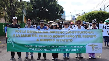 Honduras: Salud afirma que el 97% de médicos interinos ya cobró y exige el regreso a las consultas