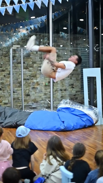 Muchos juegos y malabares con