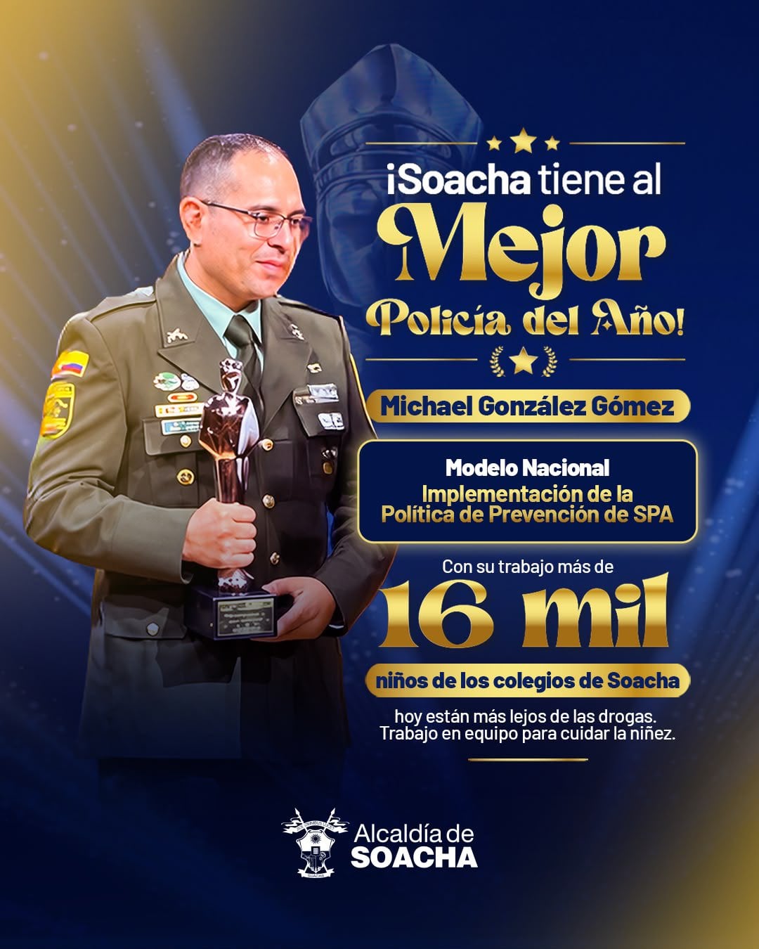 El intendente de 44 años acumula 21 años de servicio institucional y ejerció previamente como instructor de prevención en México - crédito Alcaldía Soacha/X