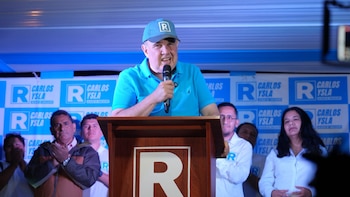 Rafael López Aliaga revela que porta una pistola tras haber recibido hasta “siete” amenazas de muerte