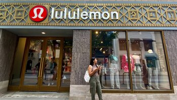 El estado de Texas abre investigación sobre Lululemon por químicos en ropa deportiva