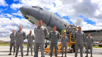 La Fuerza Aeroespacial Colombiana abrió la convocatoria para su curso extraordinario de oficiales 2026: estos son los requisitos