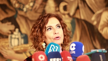 Montero promete "absoluta colaboración" con