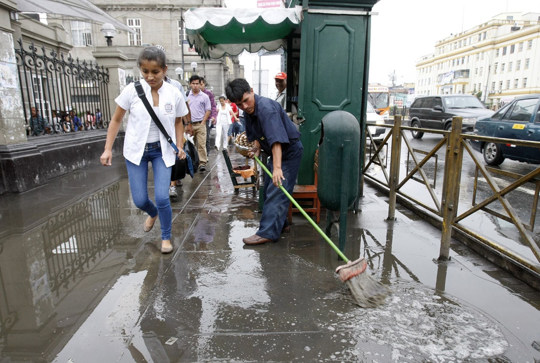 Lluvias en Lima por el fenómeno de El Niño comienzan este fin de semana, advierte el Senamhi y emite alerta extrema para la costa norte