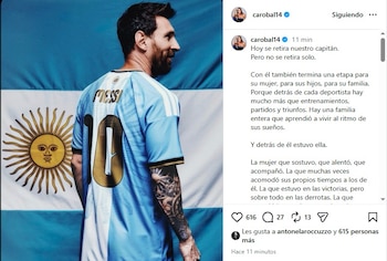 Captura de pantalla de una publicación de Instagram con la imagen de Lionel Messi de espaldas y un texto escrito por Carolina Baldini
