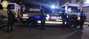 El Agrupamiento Fuerza de Tarea "Zorros" respondió a un reporte ciudadano y encontró las municiones dentro de una jardinera en las calles Ciprés y Abasolo. Crédito: Especial