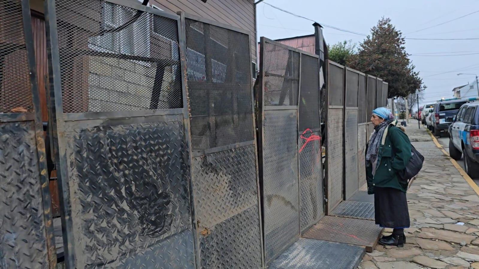 Isabel Huala, madre Facundo Jones Huala, en el lugar donde su hijo fue detenido