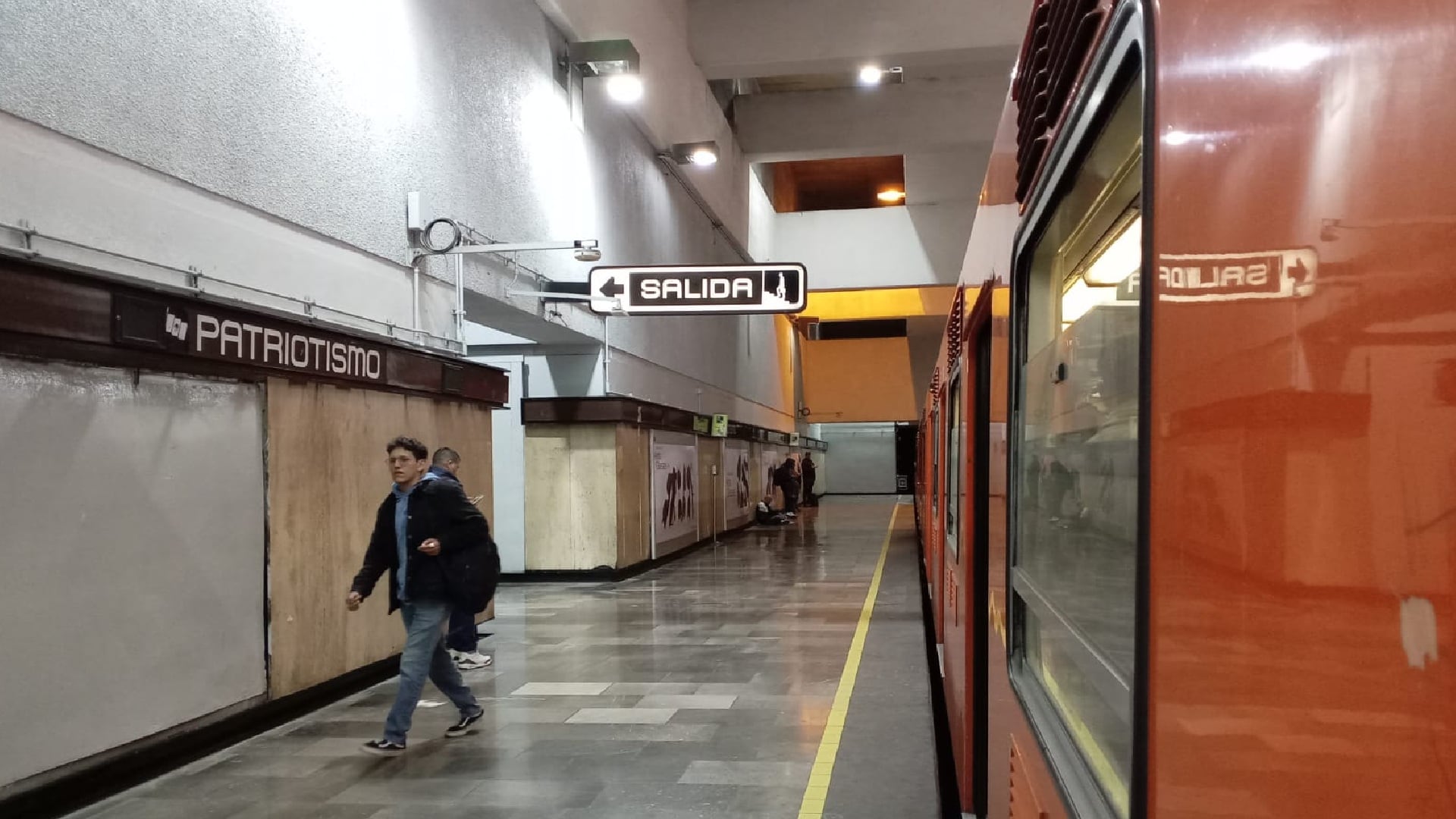 ¿Qué está pasando en el Metro y Metrobús hoy 22 de octubre? Se ofrece servicio en toda la Línea 9