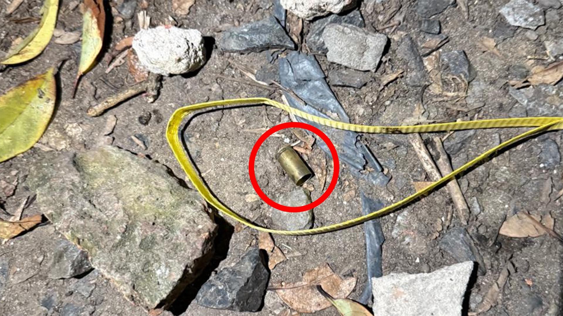 La vaina servida encontrada en la escena