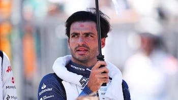 Carlos Sainz: "Es muy posible que los neumáticos con lluvia no entren en temperatura"