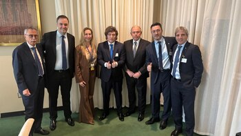 Mario Lugones, Manuel Adorni, Karina