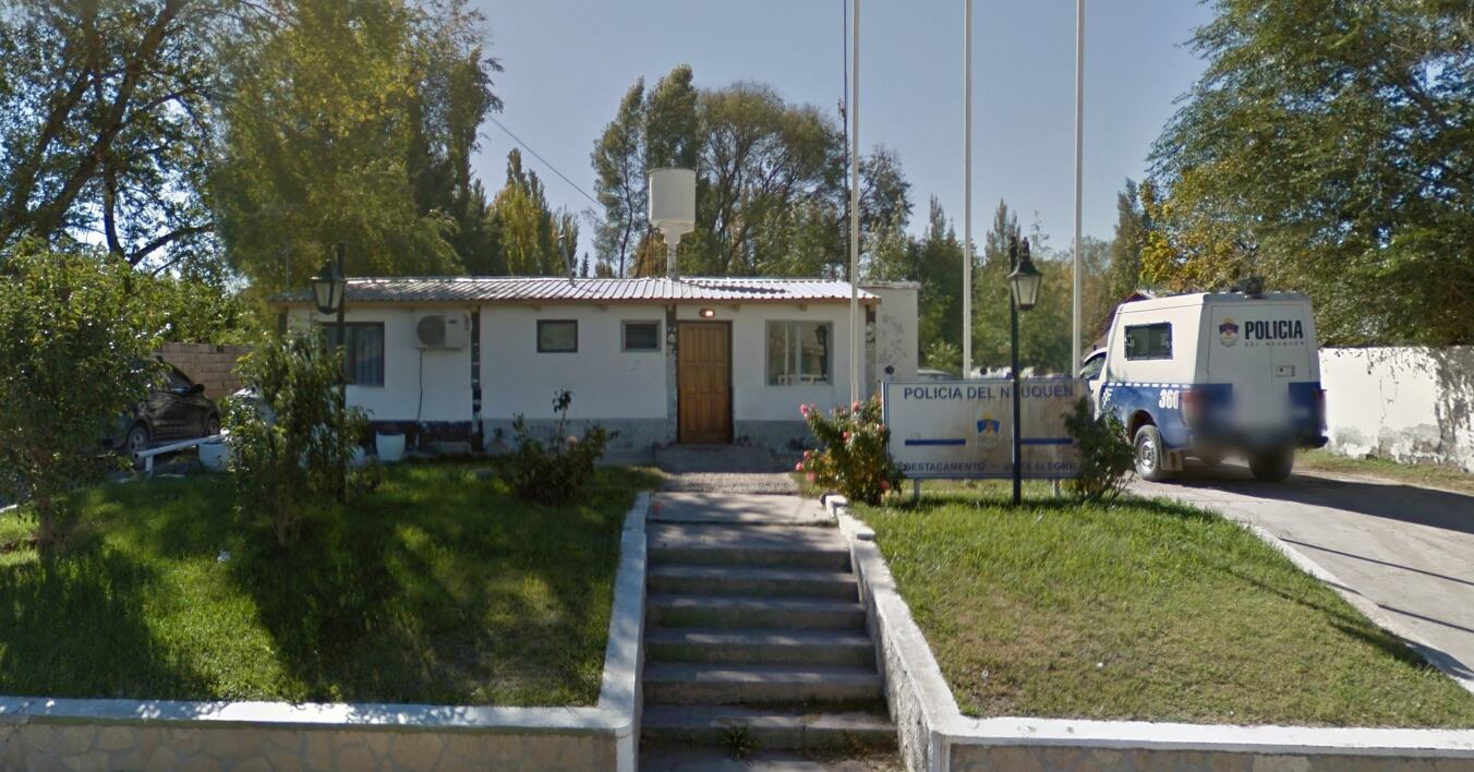 La Policía se presentó en el lugar y organizó un operativo para resguardar a los estudiantes