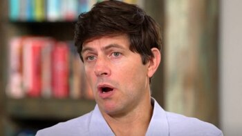 Un tiburón lo atacó mientras