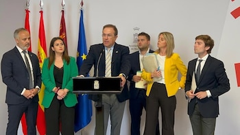 Una concejal de Vox en Murcia deja el partido tras denunciar la "falta de respeto y educación" del portavoz municipal
