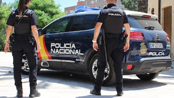 La Policía detiene a un fugitivo buscado en Colombia por participar en un homicidio con "extremada violencia"