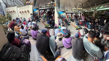 Trenes a Machu Picchu quedaron suspendidos tras accidente entre vagones de Inca Rail y PeruRail en vía de férrea de Ollantaytambo