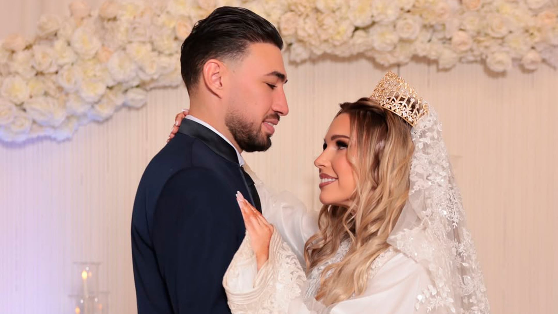 Munir y Martínez, acaramelados en la ceremonia (@munirhaddadi)