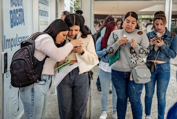 Las vacantes en Bogotá se orientan a perfiles con bachillerato, formación técnica y título universitario, con 616 cupos para educación media, 485 para técnicos y 279 para profesionales - crédito Secretaría de Desarrollo Económico