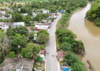 El circuito vial Bajo Yuna de 49,2 kilómetros conecta comunidades rurales clave de la provincia Duarte y la región norte de República Dominicana. (Foto: Presidencia de la República Dominicana)