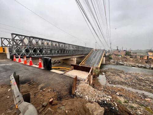 La demolición del puente Chancay se inició el 30 de junio, tras la autorización de la Fiscalía Penal de Huaral y la entrega de informes periciales. Foto: Andina