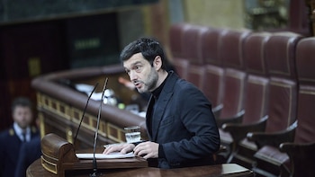 Bustinduy critica que el PP pase "por debajo del futbolín" al ceder en sus pactos autonómicos con Vox