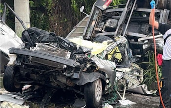 La PNC, el Ministerio Público y Provial investigan el accidente en Guatemala, mientras las primeras indagaciones señalan que el conductor del camión de volteo huyó del lugar.