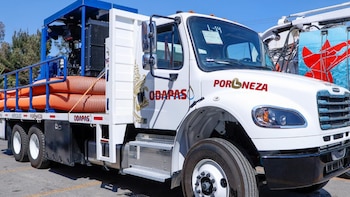 Entregan en Nezahualcóyotl maquinaria especializada