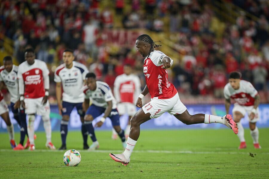 Medellín derrotó a Santa Fe en el único partido entre estos equipos del semestre - crédito Colprensa