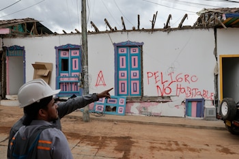 El listado del terremoto refleja el alcance territorial del sismo con víctimas en Buenaventura, Buga, Roldanillo, Quibdó, Manizales, Cartago y Belén de Umbría - crédito Carlos Ortega/EFE