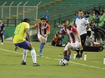 La selección de Paraguay viene