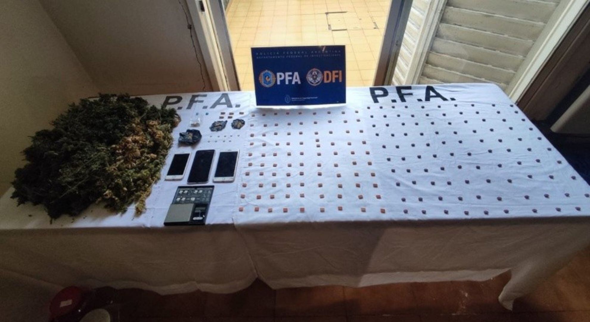 Parte de los elementos incautados en el procedimiento (Gentileza: Rosario3)