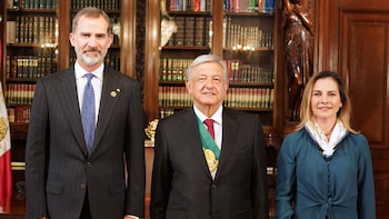 O presidente mexicano, Andrés Manuel López Obrador, com o rei da Espanha.