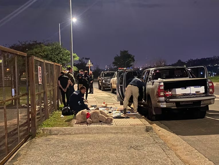 Agentes policiales secuestraron equipos electrónicos, ropa de adolescentes y estupefacientes (Fuente: ABC Paraguay)
