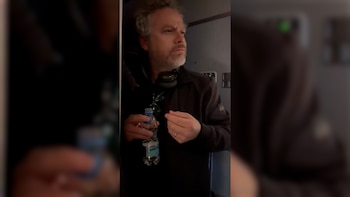 Un ciudadano chileno quedó detenido en Brasil por insultos racistas y homofóbicos durante un vuelo internacional