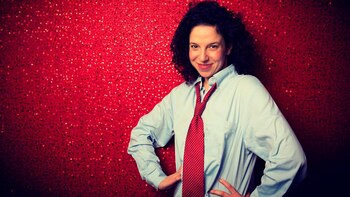 Lindsey Pearlman (@lhpification)