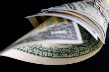 El dólar mayorista permanece fijo