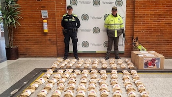 En paquetes de fruta deshidratada