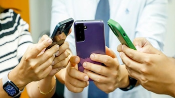 Las empresas operadoras tienen dos días hábiles para notificar a los usuarios y advertir sobre el inminente bloqueo de sus equipos - Créditos: Andina.