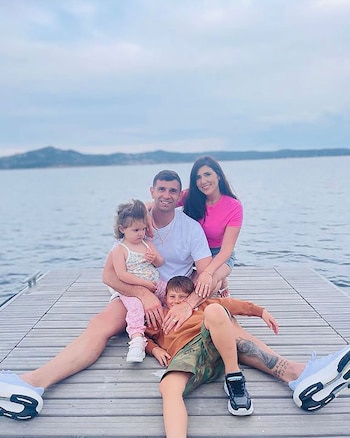 vacaciones de Dibu Martínez y su familia
