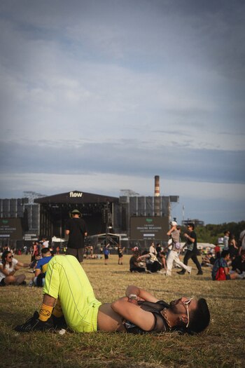 Cuando caía la tarde el