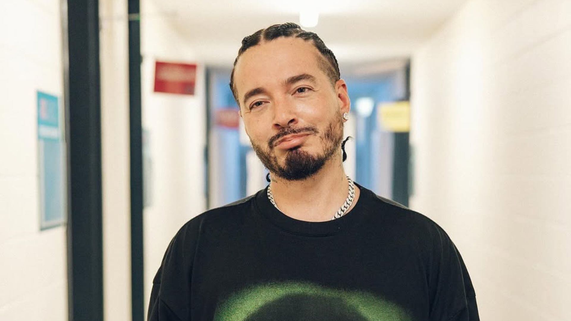 J Balvin reflexiona sobre su evolución personal en medio de su exitosa gira internacional - crédito @jbalvin/Instagram