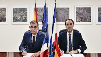 Acuerdo entre PLD Space y la agencia espacial francesa para avanzar en capacidades europeas de lanzamiento desde el CSG