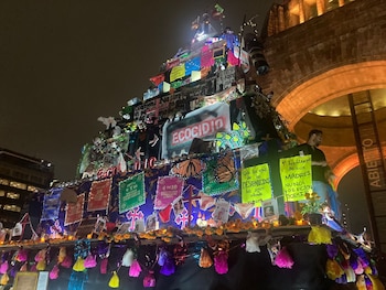 Mega altar instalado en el