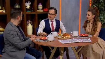 Los presentadores Mark Tacher, Enrique