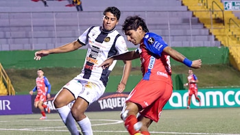 Los Superchivos de Xelajú sepultan al Diriangén de Nicaragua 2-0 y se mantienen con vida en la Copa Centroamericana