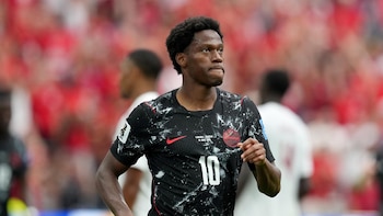 El delantero canadiense Jonathan David jugará cedido en el Atlético de Madrid esta temporada