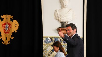 Líder ultra luso comunica al